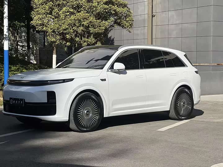 Фото 1 - LiXiang L7