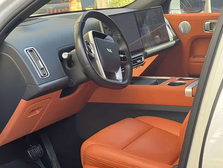 Фото 8 - LiXiang L7