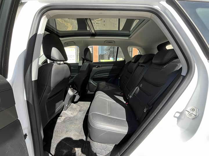 Фото 3 - Ford Equator Sport