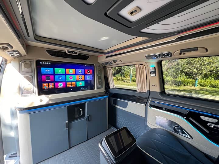 Фото 11 - Mercedes-Benz V-Class