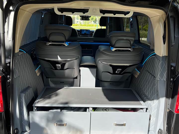 Фото 12 - Mercedes-Benz V-Class