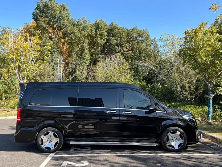 Фото 16 - Mercedes-Benz V-Class