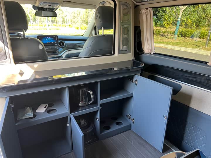 Фото 8 - Mercedes-Benz V-Class