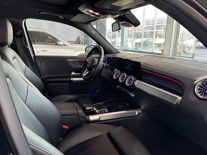 Фото 4 - Mercedes-Benz EQB