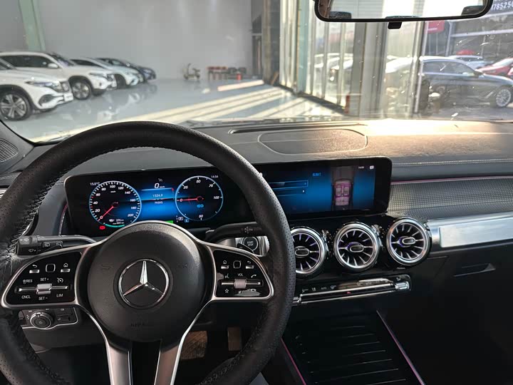 Фото 7 - Mercedes-Benz EQB