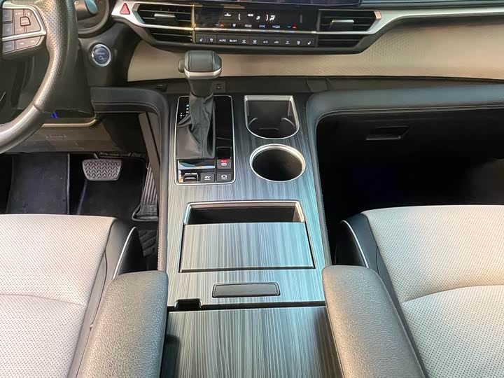 Фото 11 - Toyota Sienna