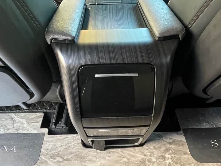 Фото 12 - Toyota Sienna