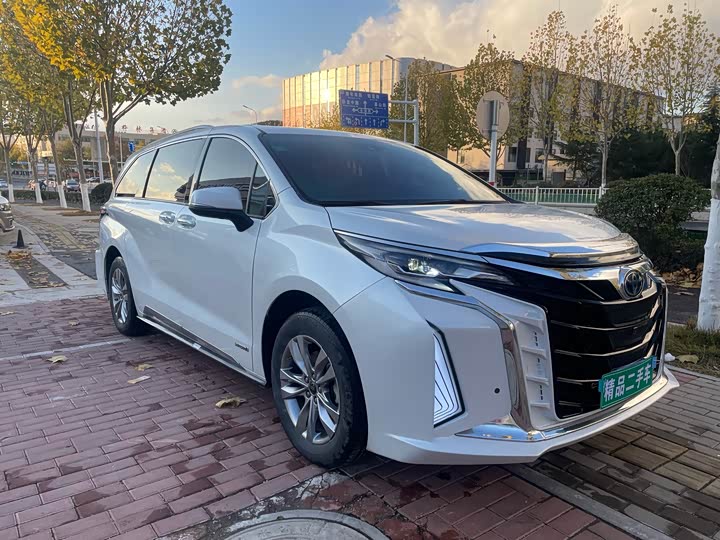 Фото 3 - Toyota Sienna