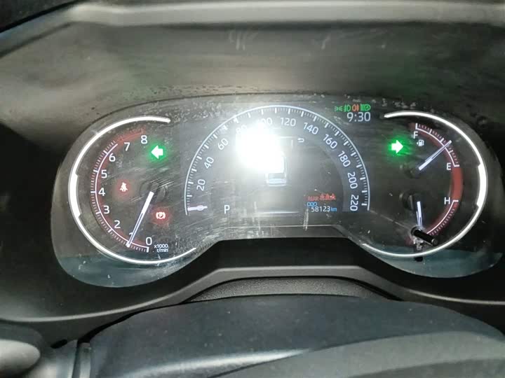 Фото 12 - Toyota RAV4