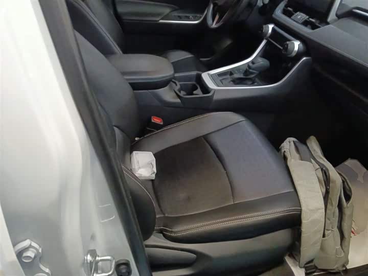 Фото 25 - Toyota RAV4