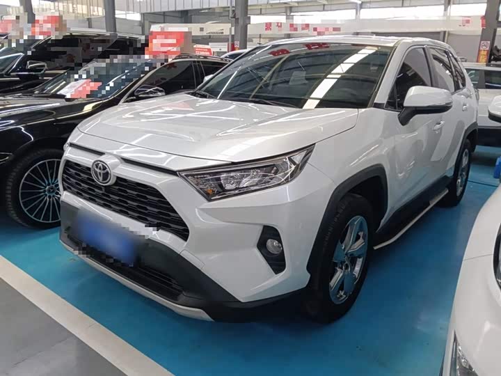 Фото 5 - Toyota RAV4