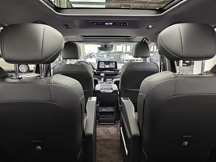 Фото 13 - Toyota Sienna