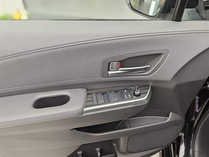 Фото 14 - Toyota Sienna