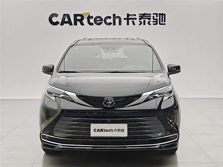 Фото 3 - Toyota Sienna