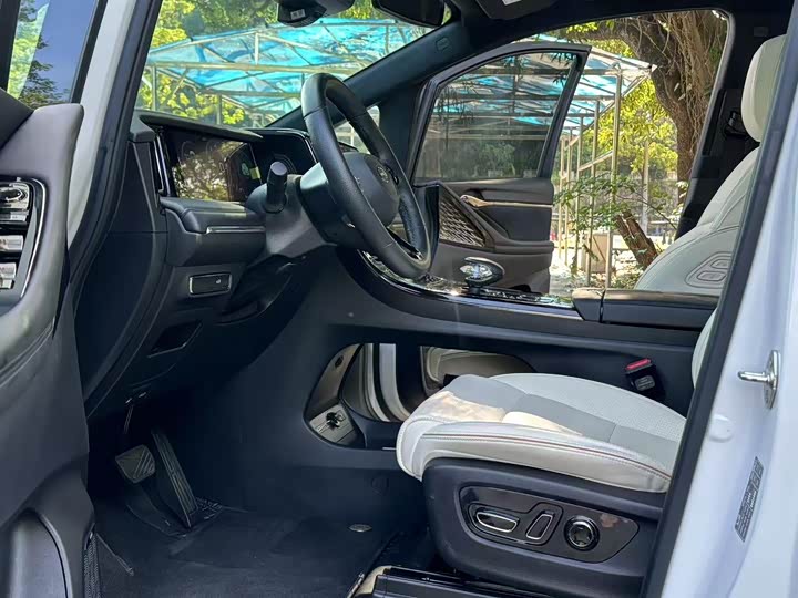 Фото 6 - GAC Trumpchi M8