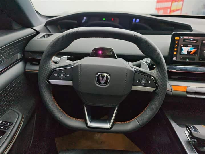 Фото 15 - Changan UNI-V