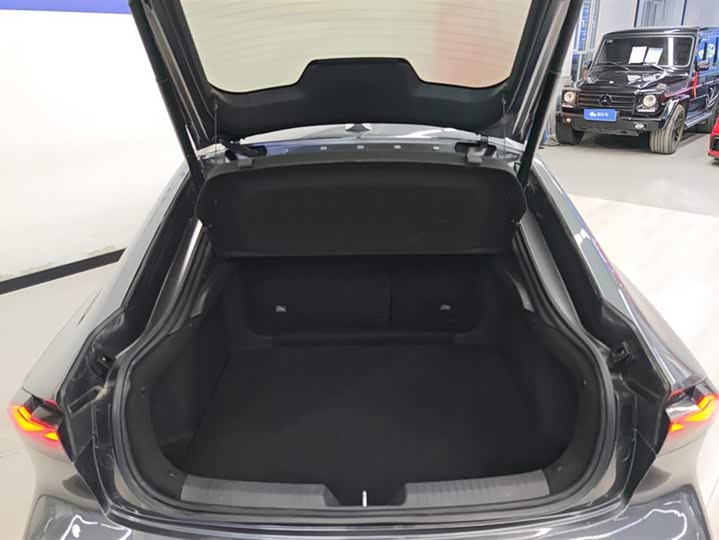 Фото 4 - Changan UNI-V