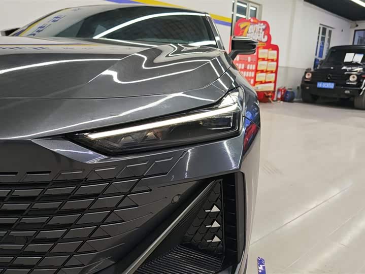 Фото 5 - Changan UNI-V