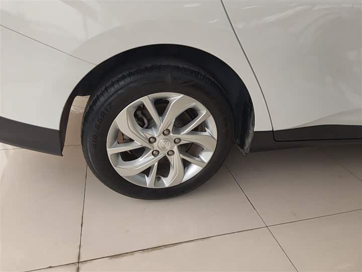 Фото 26 - Buick Velite 6