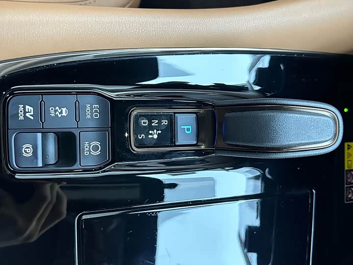 Фото 11 - Toyota Alphard