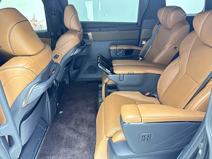 Фото 14 - Toyota Alphard