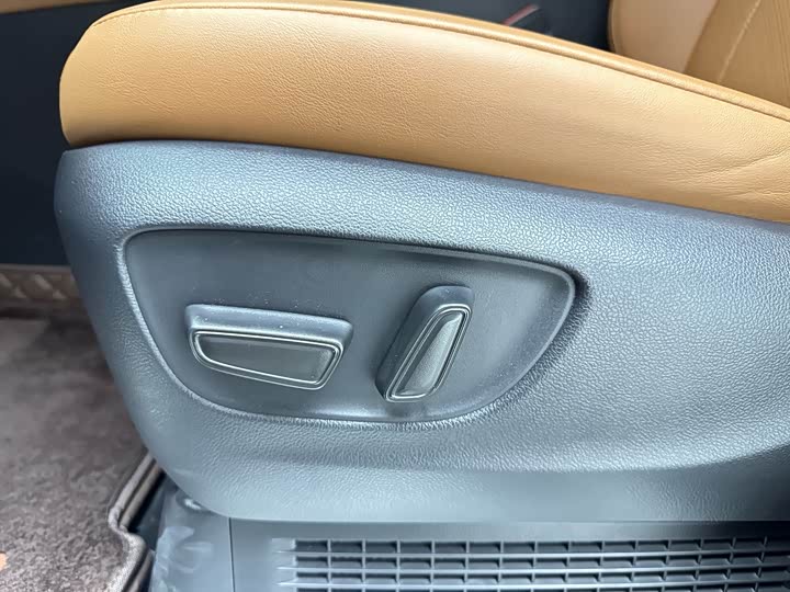 Фото 16 - Toyota Alphard