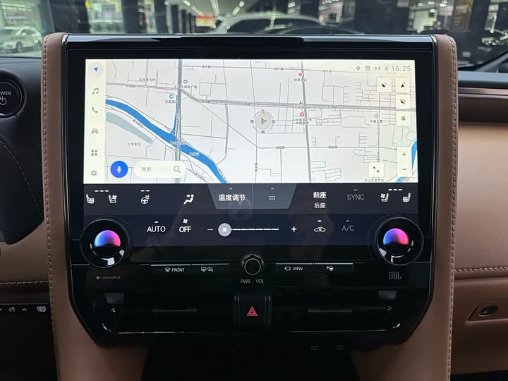 Фото 17 - Toyota Alphard