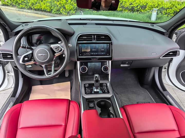 Фото 5 - Jaguar XE L