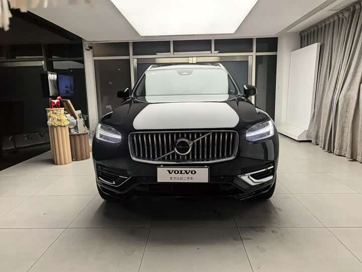 Фото 2 - Volvo XC90