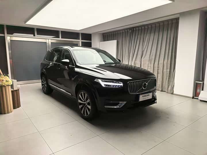 Фото 3 - Volvo XC90