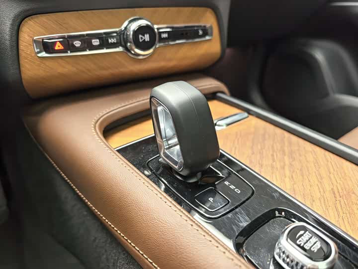 Фото 5 - Volvo XC90