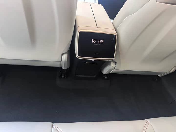 Фото 12 - Nio Onvo L60