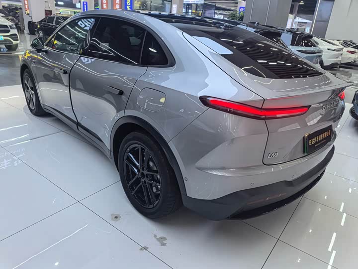 Фото 13 - Nio Onvo L60