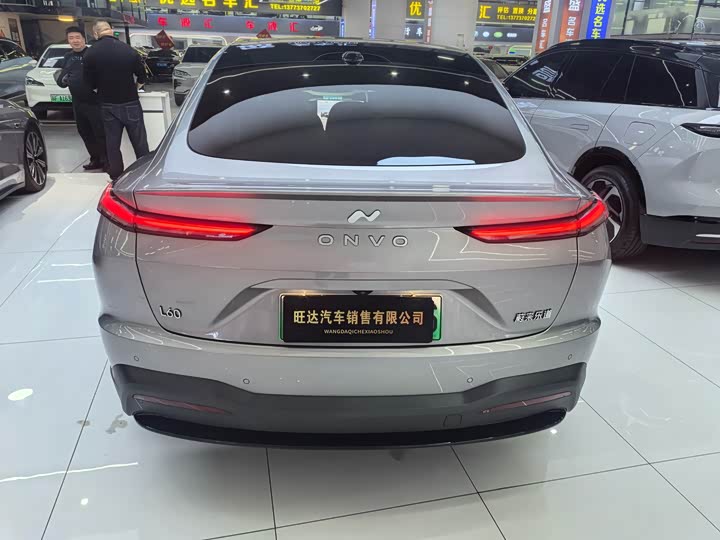 Фото 14 - Nio Onvo L60