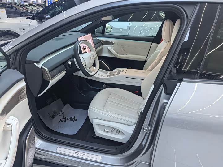 Фото 6 - Nio Onvo L60