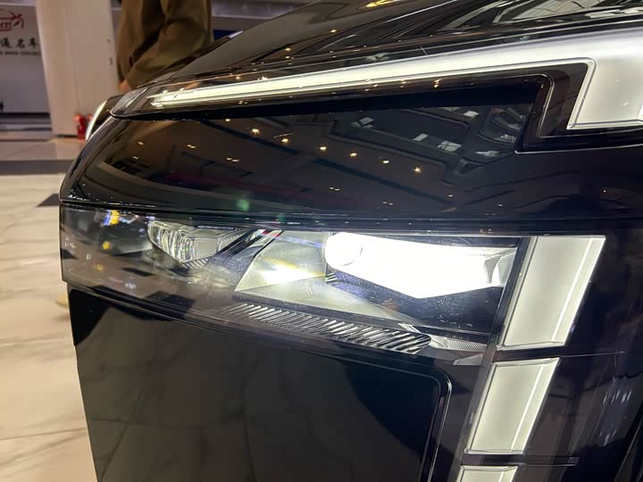 Фото 10 - GAC Trumpchi E8