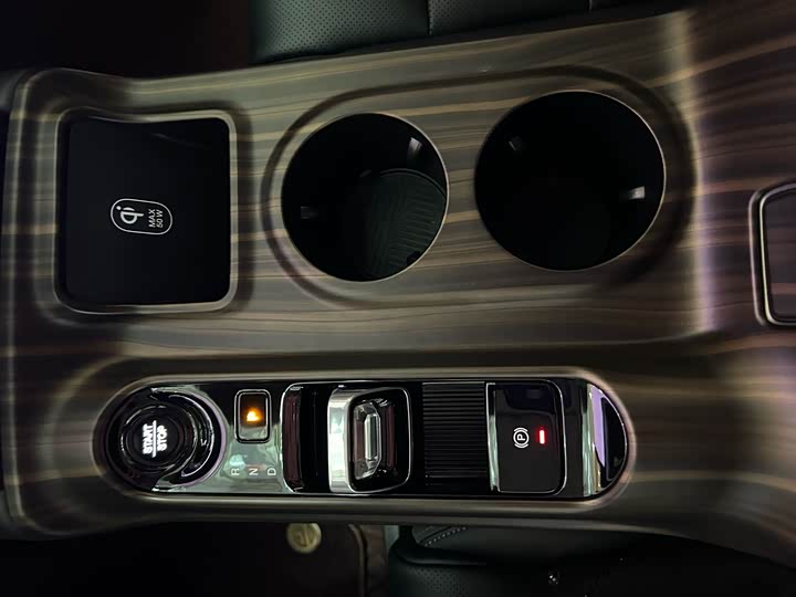 Фото 14 - GAC Trumpchi E8