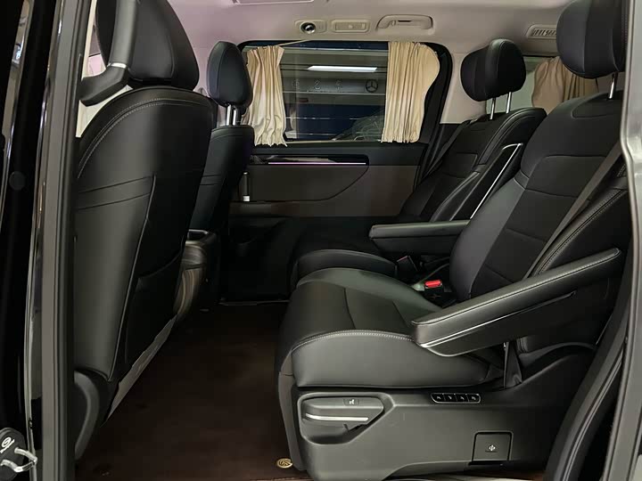 Фото 17 - GAC Trumpchi E8