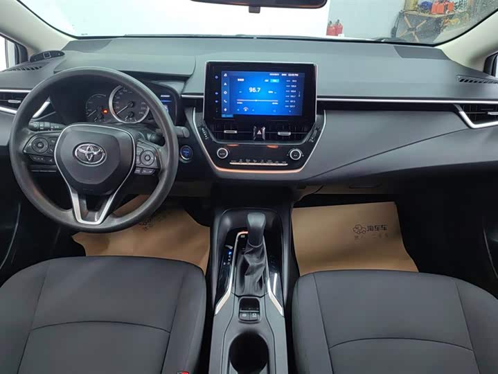 Фото 12 - Toyota Corolla