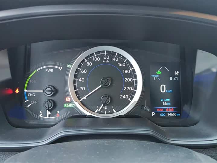 Фото 14 - Toyota Corolla