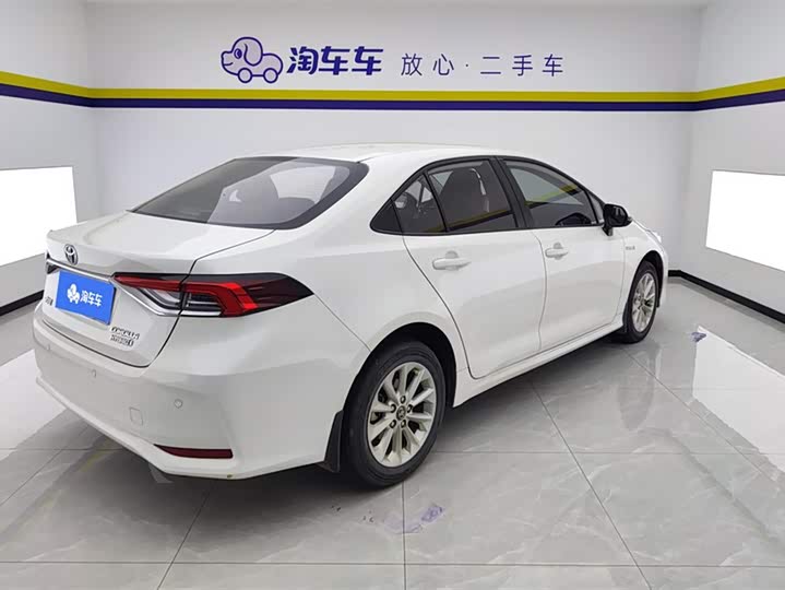 Фото 3 - Toyota Corolla