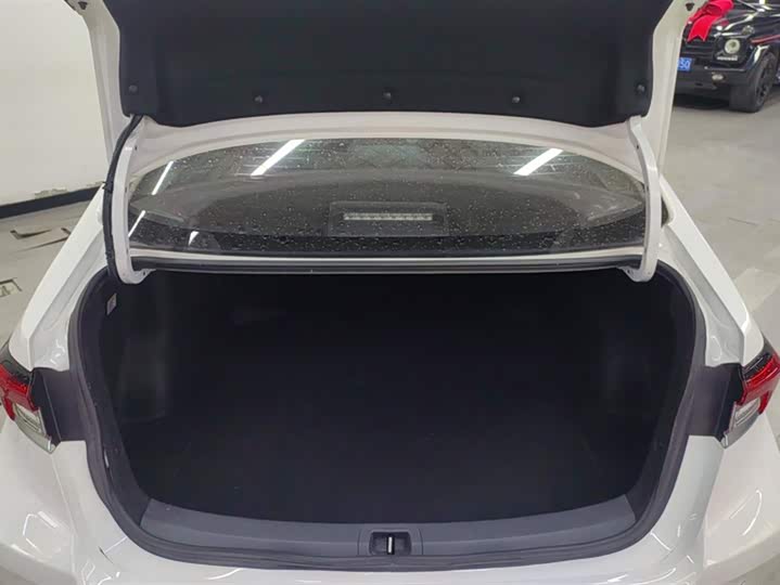 Фото 4 - Toyota Corolla