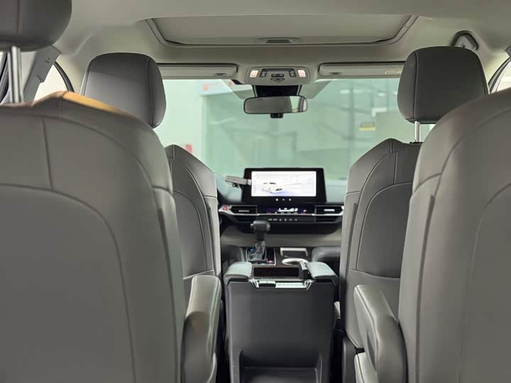 Фото 7 - Toyota Granvia