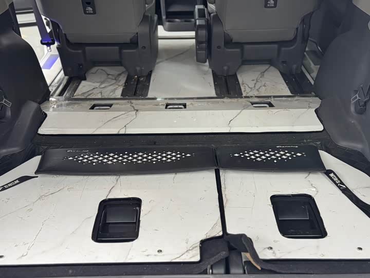 Фото 8 - Toyota Granvia