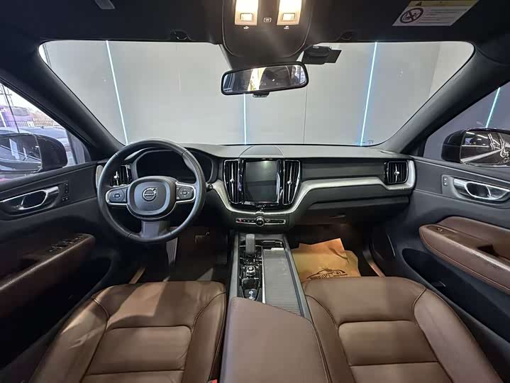 Фото 9 - Volvo XC60
