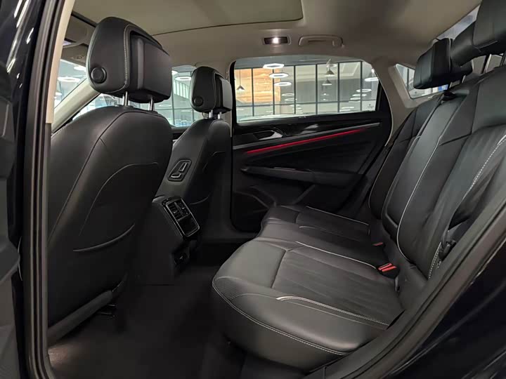 Фото 3 - Volkswagen Passat