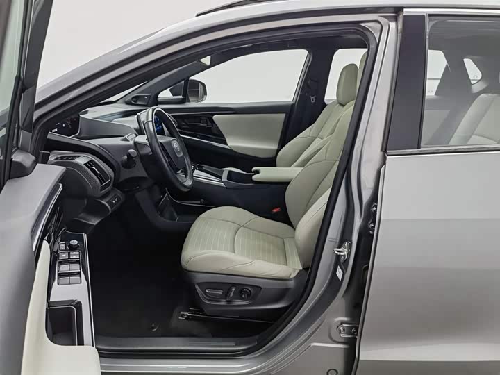 Фото 10 - Toyota bZ4X