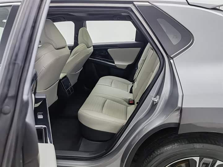 Фото 15 - Toyota bZ4X