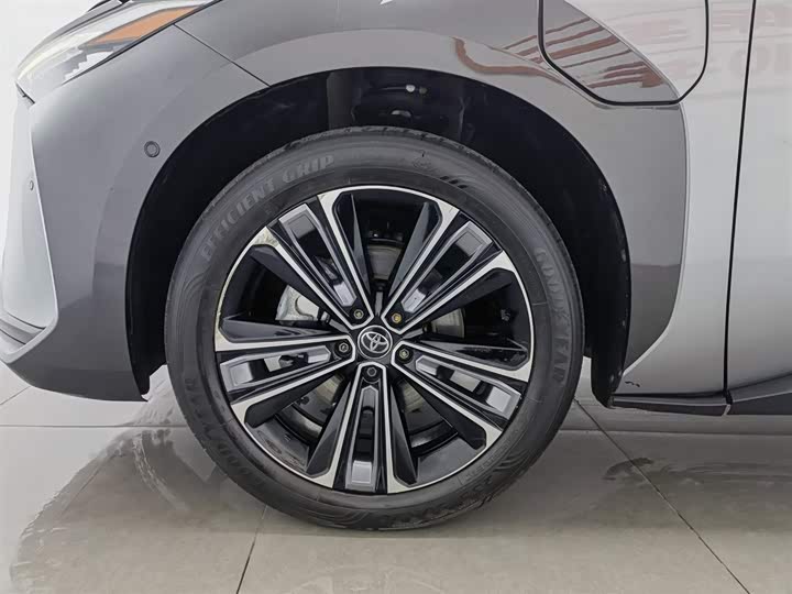 Фото 17 - Toyota bZ4X