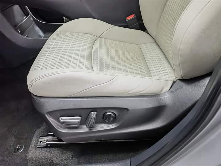 Фото 20 - Toyota bZ4X